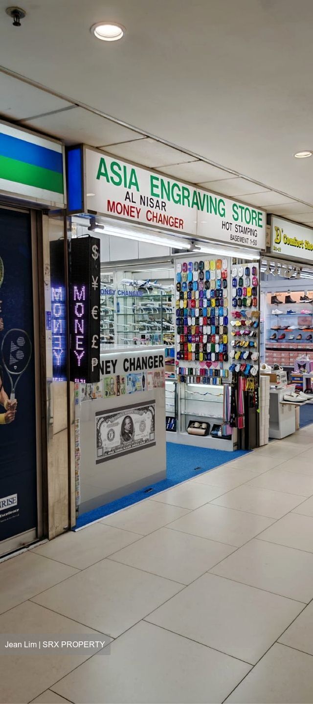 Lucky Plaza (D9), Shop House #561077321